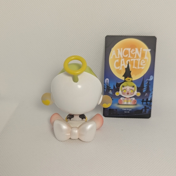 POP MART Skullpanda Ancient Castle Series Figures - Fake Angel - Picture 3 of 3